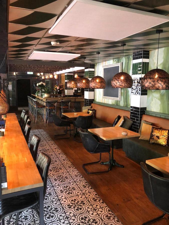 Hotel Restaurant De Jonge Heertjes Алсмер Екстериор снимка