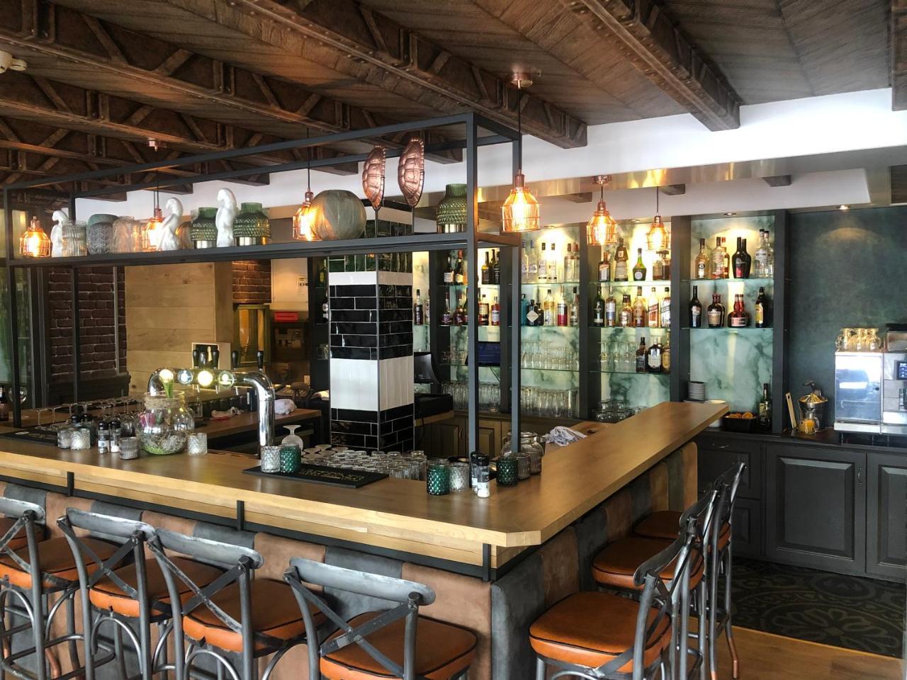 Hotel Restaurant De Jonge Heertjes Алсмер Екстериор снимка